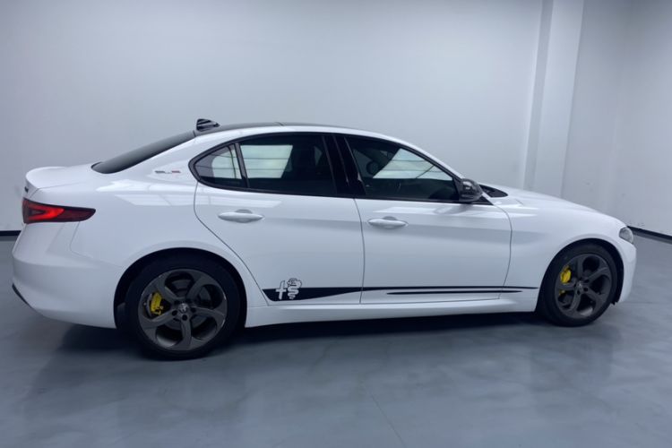 Used Alfa Romeo Giulia 2020 2.0T 280HP Midnight Phantom Limited Edition
