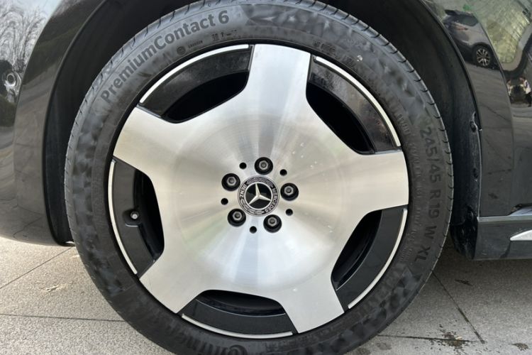 Used Mercedes-Benz V-Class 2024 V 300 L Long Wheelbase Prestige Edition Exterior 1