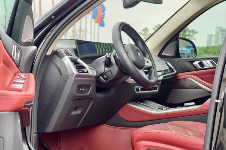 Used BMW X5 2023 xDrive 30Li Luxury M Sport Night Edition Package Interior 5