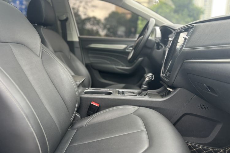 Used Roewe i6 2020 PLUS 1.6L CVT 4G Connected Glory Flagship Edition
