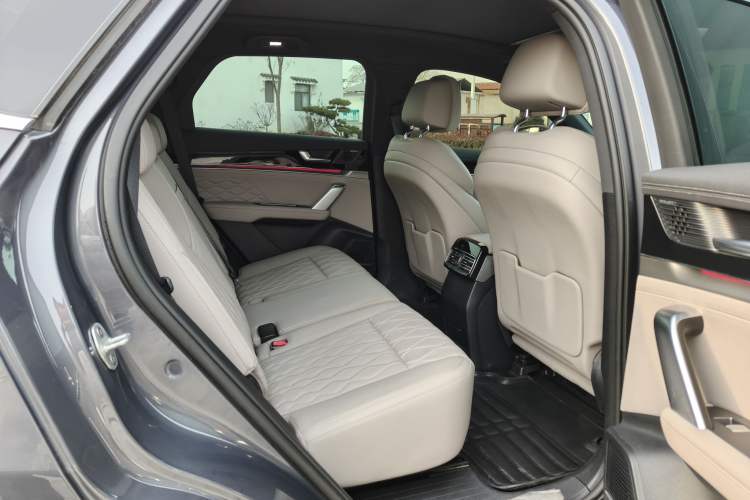 Used BYD Tang New Energy 2024 DM-i Glory Edition 112KM Flagship Model
