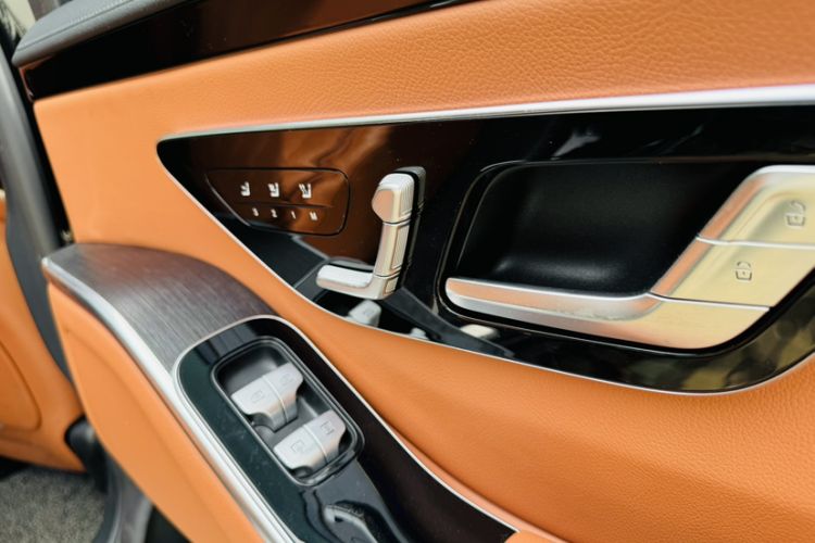 Used Mercedes-Benz S-Class 2022 S 400 L Business Model Interior 5