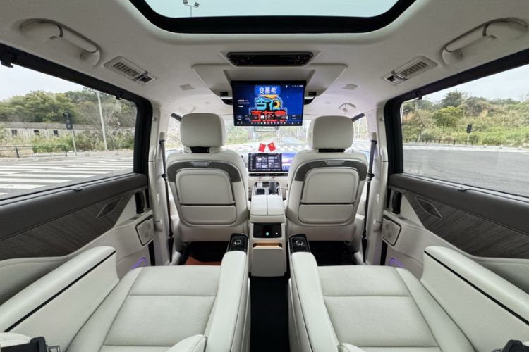 Used Wey Gaoshan 2025 Four-Wheel Drive Alpine 8