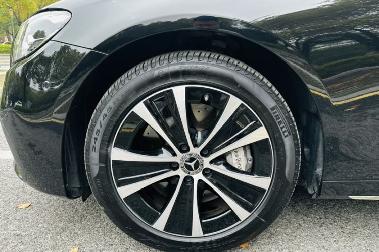 Used Mercedes-Benz E-Class New Energy 2022 Facelift E 350 e L Plug-in Hybrid Sedan Exterior 3