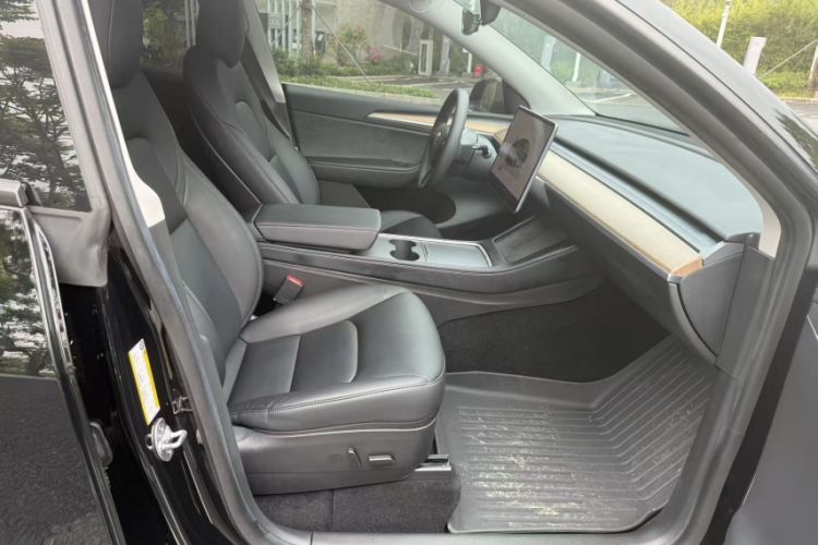 Used Tesla Model Y 2022 Rear-Wheel-Drive Version