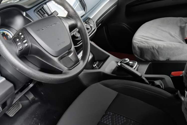 Used FORTHING Lingzhi M5 2025 Model, 420km Pure Electric Urban Version, 5-seater
