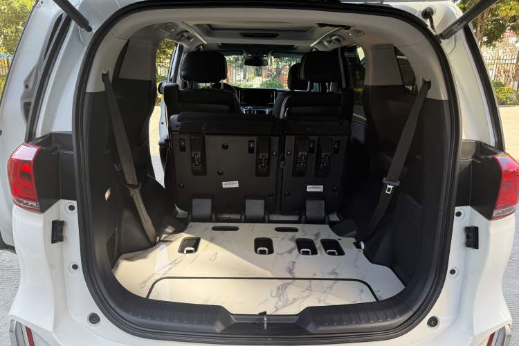 Used GAC Trumpchi M8 2021 Master Series 390T Prestige Edition Interior 8