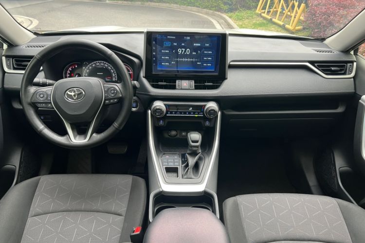 Used Toyota RAV4 2020 2.0L CVT 4x4 Trend Edition Interior 4