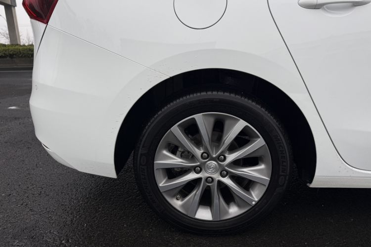 Used Buick GL6 2021 323T Mild Hybrid Connect Luxury Model
