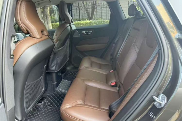 Used Volvo XC60 New Energy 2019 T8 E-Drive Hybrid Prestige Luxury Version China V Standard
