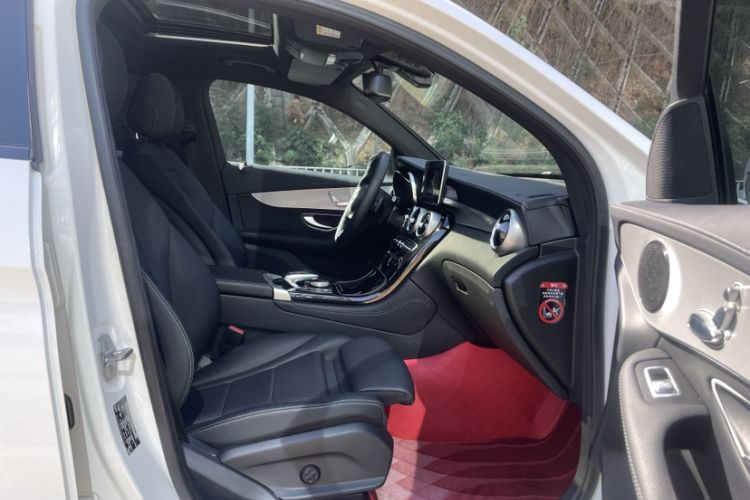 Used Mercedes-Benz GLC Coupe 2018 GLC 200 4MATIC Coupe SUV Right Front Seat