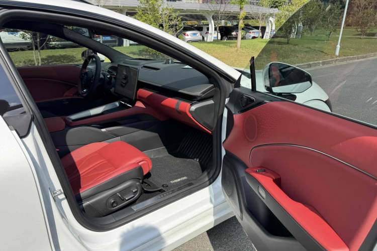 Used Zeekr 007GT 2025 Long-Range Rear-Wheel Drive Intelligent Driving Version 100 kWh
