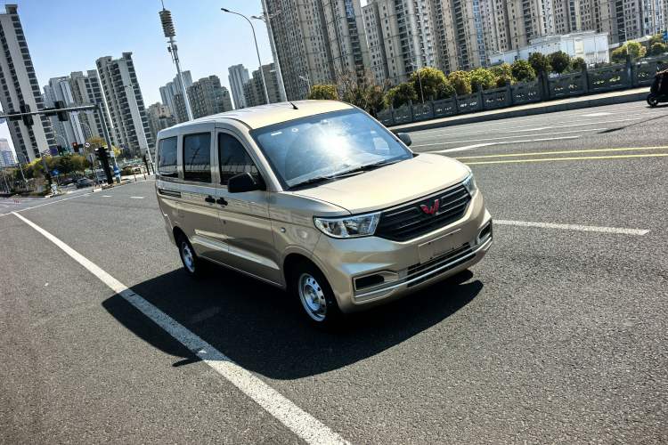 Used Wuling Hongguang V 2022 1.5L Jingqu Edition Electric-Assist LAR