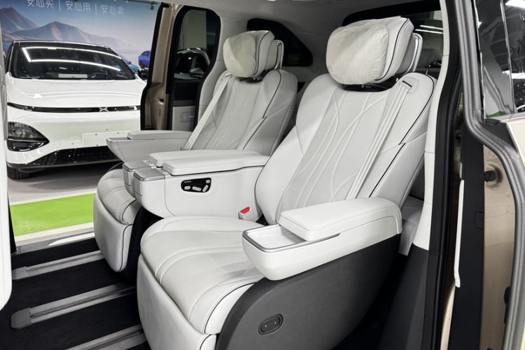 Used XPeng X9 2024 702 Ultra-Long Range Pro