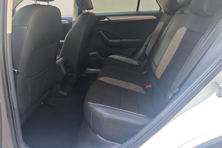 Used Volkswagen T-ROC 2018 280TSI DSG Two-Wheel Drive Advanced Version China V Emission Standard