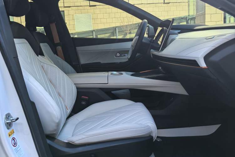 Used Deepal SL03 2024 135Plus Glory Edition Interior 5