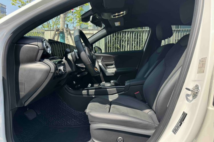 Used Mercedes-Benz A-Class 2022 Revised Version A 200 L Sport Sedan Fashionable Style