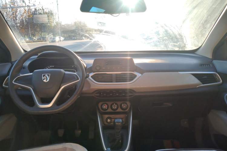 Used Baojun 510 2017 1.5L manual Comfort trim