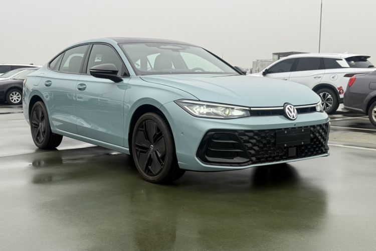 Used Volkswagen Passat 2025 Pro 380TSI Starry Dragon Luxury Edition Exterior 2