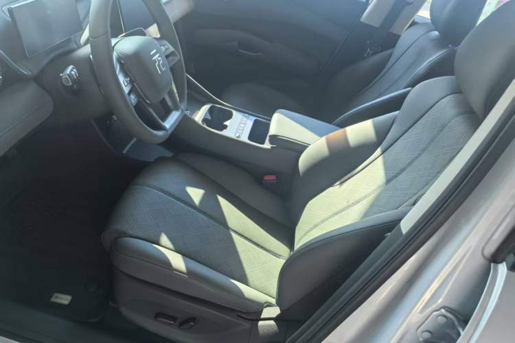 Used BYD Yuan PLUS 2025 Intelligent Driving Version 430 KM – Leading Edition