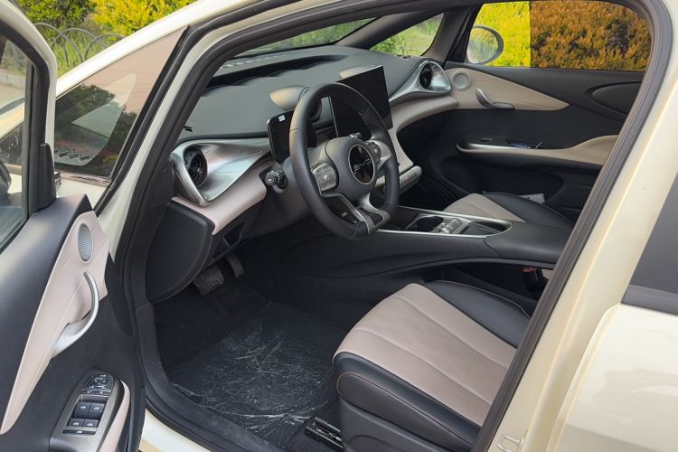 Used BYD Dolphin 2023 420 km Fashion Edition
