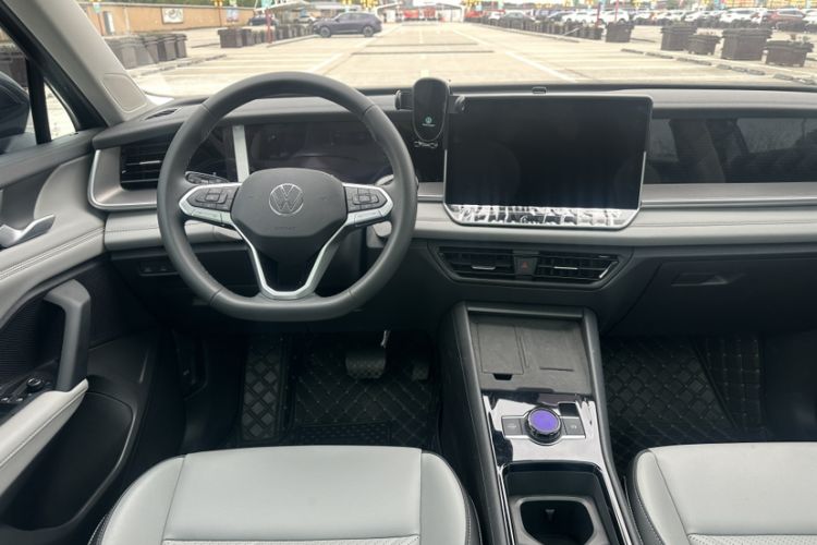 Used Volkswagen Tayron 2025 Tiguan L 330TSI Two-Wheel-Drive Elite