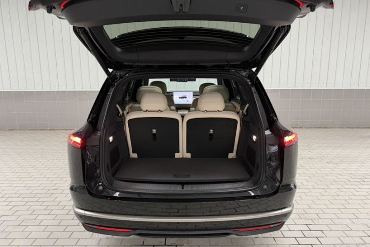 Used ONVO Luxeed L90 2025 Model—Ultra Six-Seater Version
