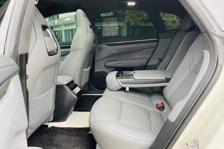 Used Zeekr 001 2025 YOU Edition 100 kWh All-Wheel Drive
