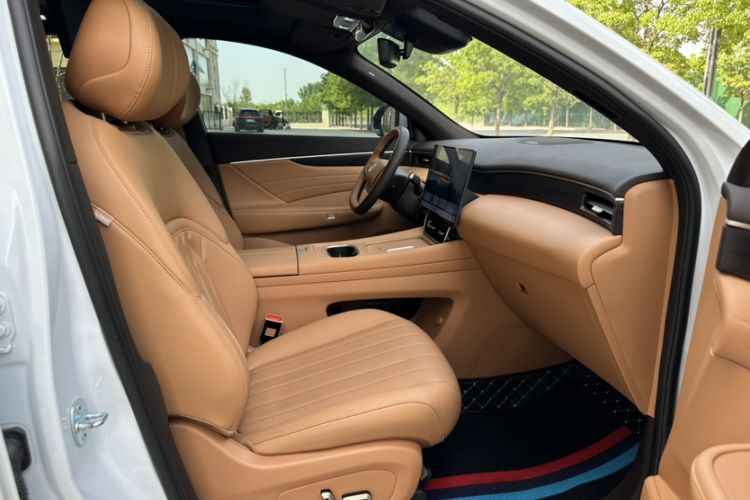 Used Dongfeng Aeolus L8 2025 Model 185KM Dream Edition