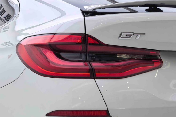 Used BMW 6 Series GT 2018 630i Luxury Design Package Exterior 9