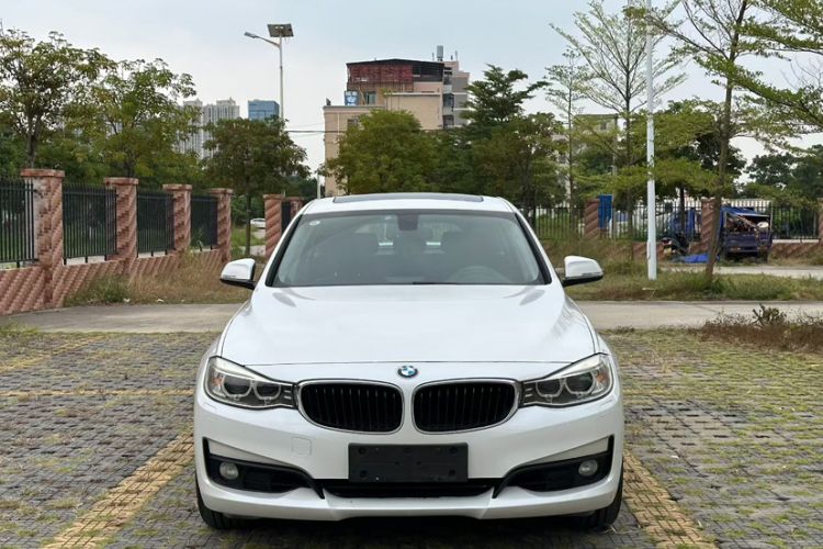 Used BMW 3 Series GT 2013 320i Leading Model
