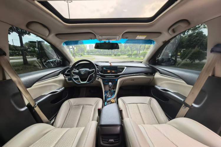 Used Buick GT 2016 15N Automatic Elite Edition Audio And AC Panel