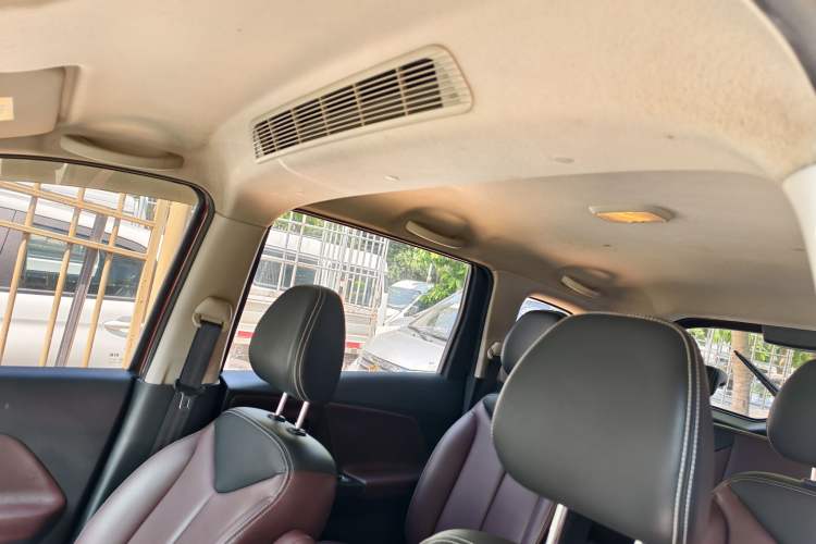 Used Venucia M50V 2017 1.6L XL CVT Luxury Edition
