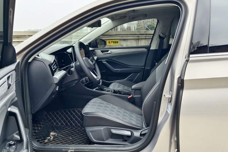 Used Volkswagen Sagitar 2024 300TSI DSG Excellence Edition Interior 2