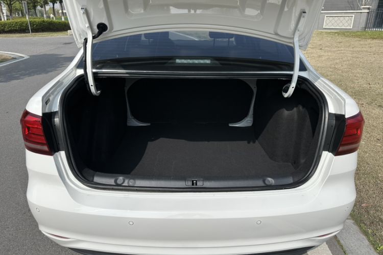 Used Volkswagen Lavida 2019 Lavida Start 1.5L Automatic Trendy Version China VI Standard
