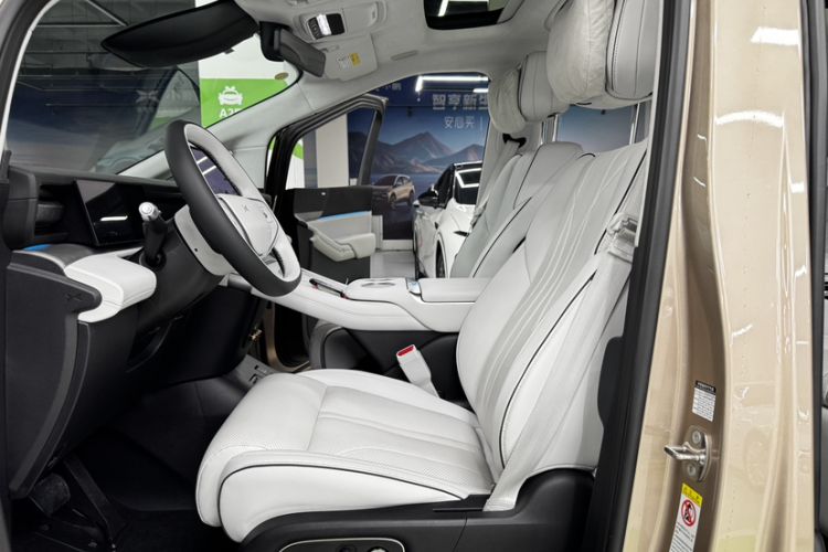 Used XPeng X9 2024 702 Ultra-Long Range Pro