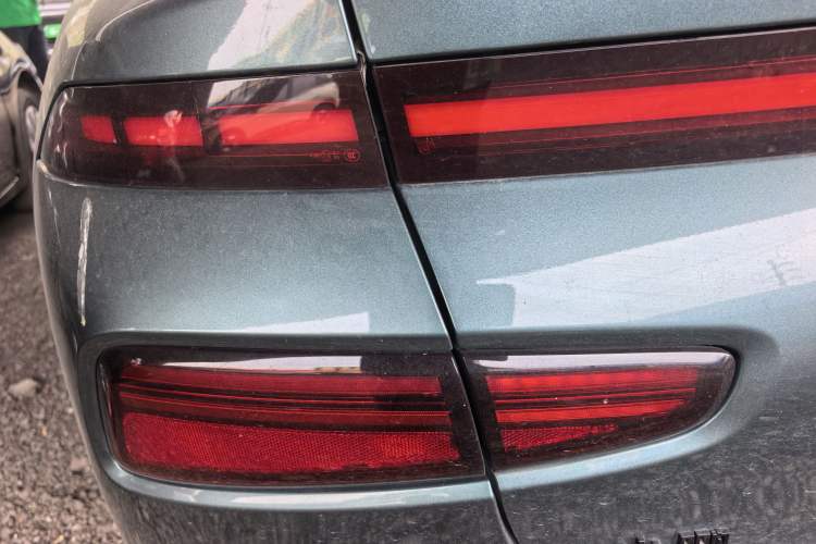 Used XPeng P7 2023 P7i 610 Pengyi Performance Edition Exterior 2