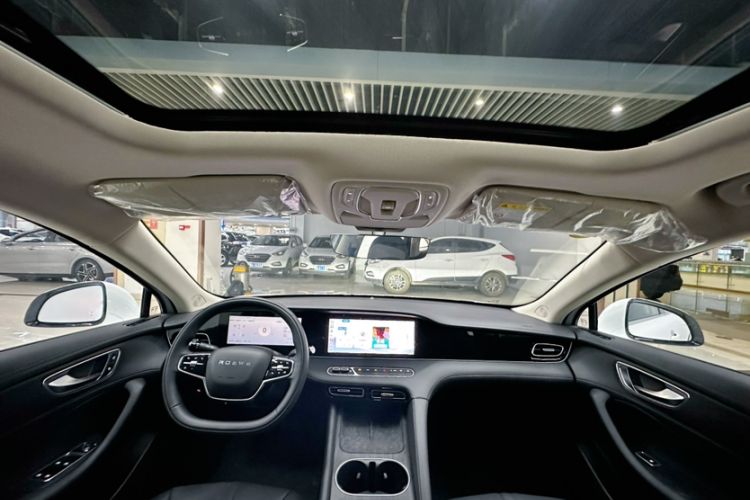 Used Roewe D7 2023 DMH 125km Superior Edition
