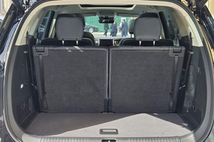 Used Hongqi HS7 PHEV 2024 2.0T PHEV Four-Wheel Drive Flagship Edition 6 Seats Trunk