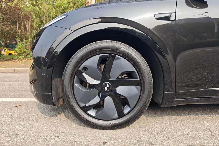 Used ONVO L60 2024 60 kWh Rear-Drive Version
