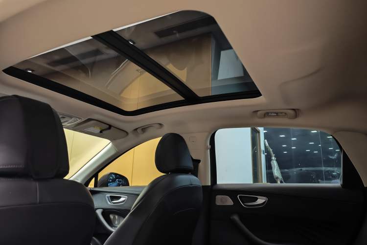 Used Roewe D7 2023 DMH 125km Excellence Edition