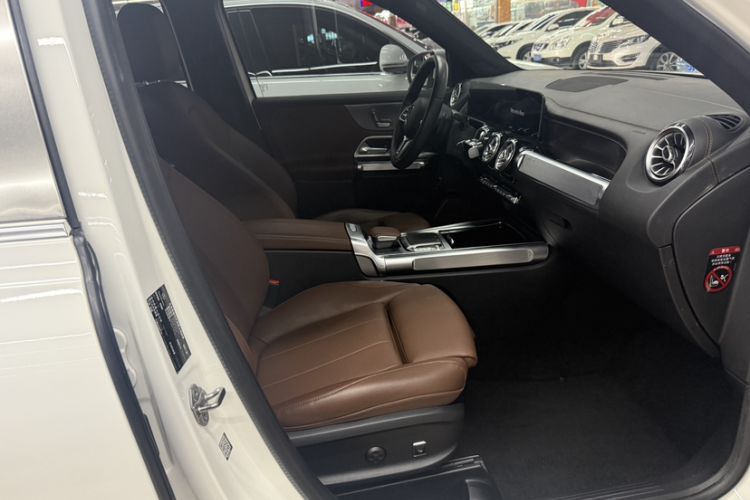 Used Mercedes-Benz GLB 2020 GLB 200 Stylish Edition Interior 4