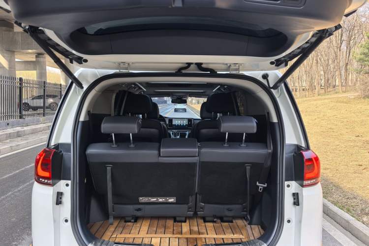 Used GAC Trumpchi M8 2021 Lingxiu Series 390T Deluxe Edition Trunk