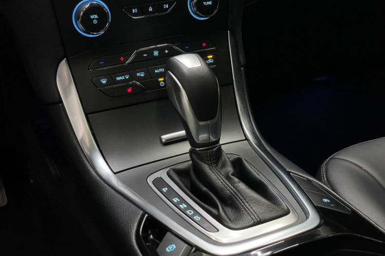 Used Ford Edge 2018 EcoBoost 245 Two-Wheel-Drive Titanium 7-Seater China VI Standard