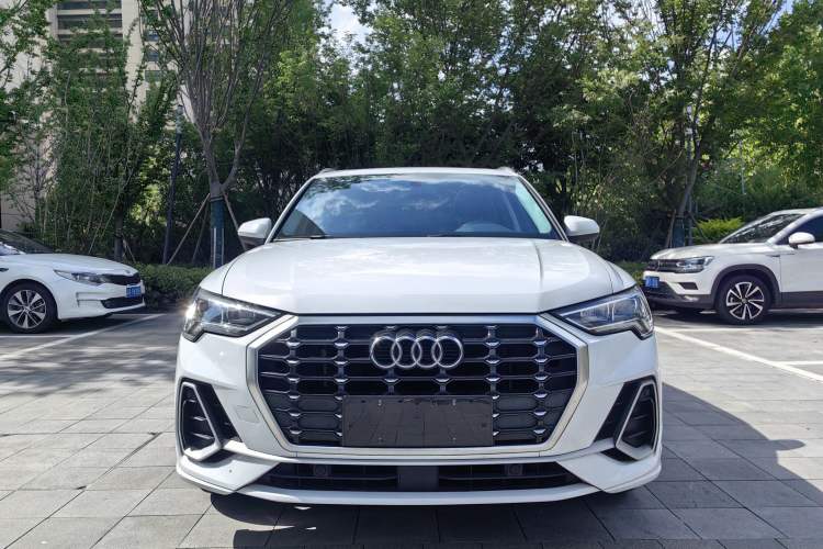 Used Audi Q3 2021 40 TFSI Fashion Dynamic Model