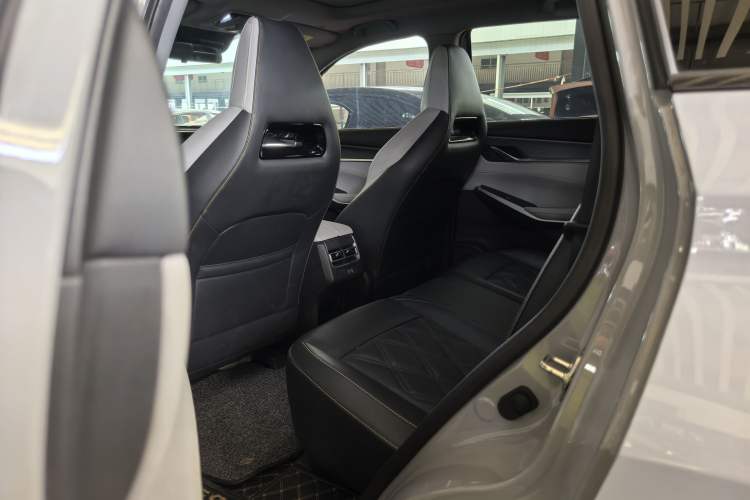 Used Changan CS75 PLUS iDD 2023 ZhiDian iDD Smart Leading Model