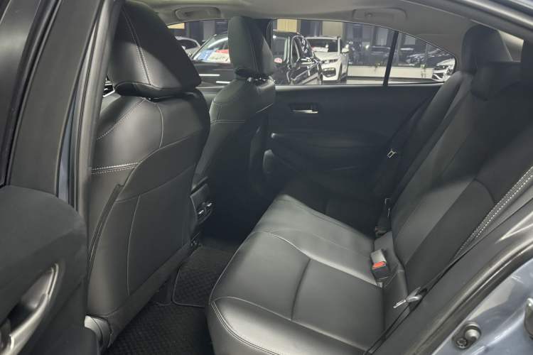 Used Toyota Corolla 2021 Dual-Motor 1.8L E-CVT Elite Edition Interior 3