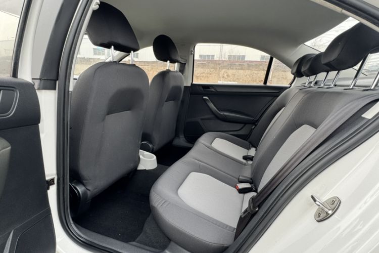 Used Skoda Rapid 2016 1.6L Manual Front-Wheel-Drive Version