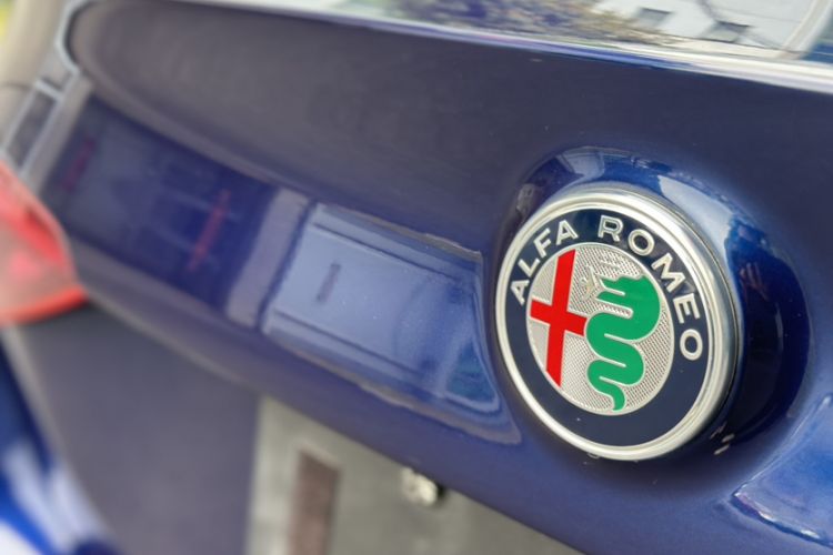 Used Alfa Romeo Giulia 2017 2.0T 280HP Luxury Edition
