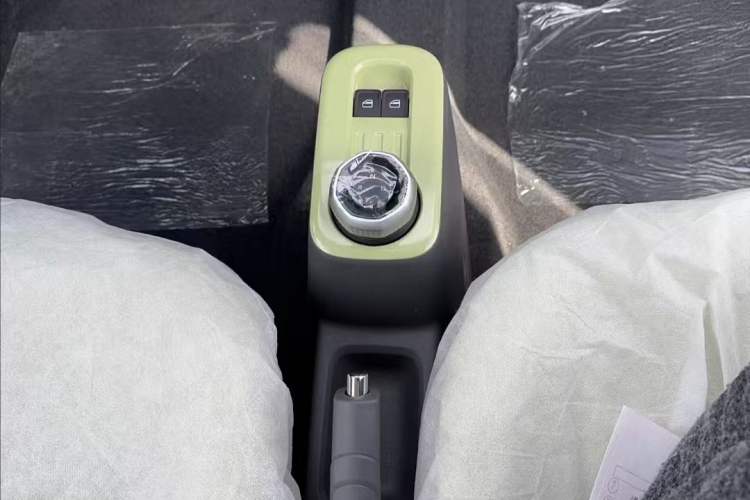 Used Geely Galaxy Panda 2024 Panda Mini 200km Endurance Bear
